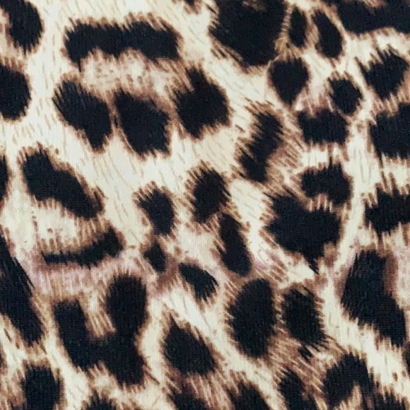 (NWT) Zyia Women’s Leopard Pocket Brilliant Hi-Rise Capri 20" in Black - Picture 16 of 16